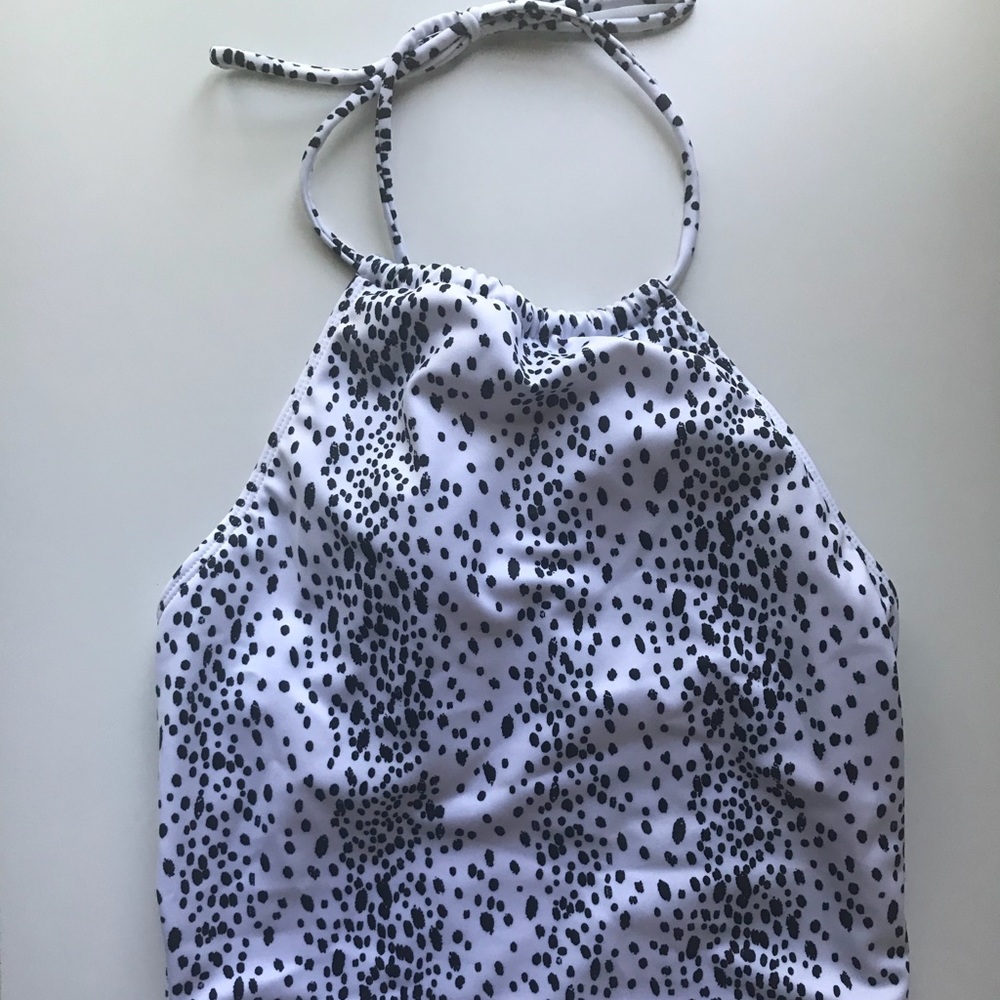 NEW Kortni Jeane swim top size small - never worn